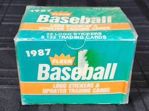 lot 418 image: 1987 Fleer Update Baseball Card Set Open Item
