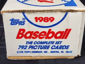 lot 417 image: 1989 Topps Baseball Card Set