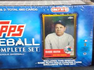 lot 419 image: Factory Sealed 2009 Topps Baseball Card Set