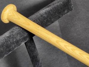 lot 76 image: Minnesota Twins Great HOFer Harmon Killebrew Autographed Baseball Bat