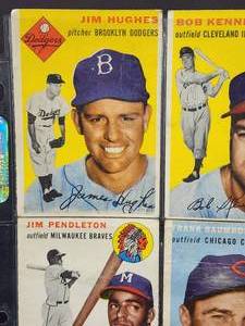 lot 393 image: (10) Assorted 1954 Topps Baseball Cards