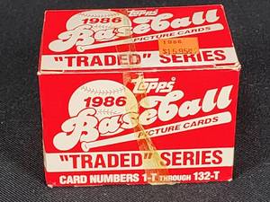 lot 436 image: 1986 Topps Traded Baseball Card Set Open Item