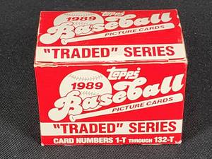lot 444 image: 1989 Topps Traded Baseball Card Set Open Item