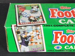 lot 437 image: 1991 Topps Football Card Set