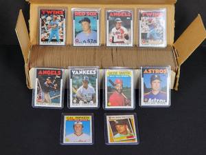 lot 427 image: 1985 Topps Baseball Card Set Open Item