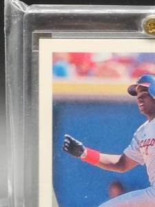 lot 202 image: 1990 Leaf Baseball Chicago White Sox HOFer Great Frank Thomas Rookie Card #300