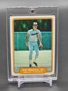 lot 118 image: 1982 Fleer Baseball Cal Ripken Jr Rookie Card #176