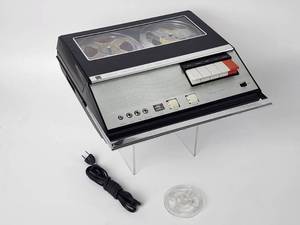 lot 167 image: Vintage RCA Portable Real-to- Real Player  Recorder