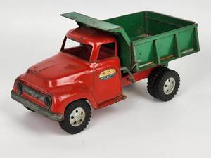 lot 55 image: Vintage 1950s Tonka Pressed Steel Dump Truck