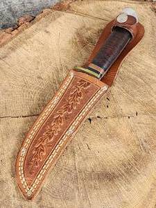 lot 146 image: Fixed Blade Hunting Knife with Sheath