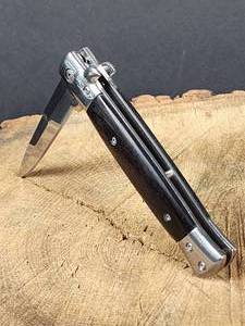 lot 216 image: Stiletto Locking Balde Knife