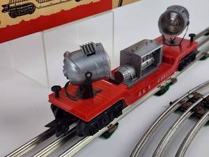 lot 313 image: Vintage Lionel Revolving Twin Searchlight Car