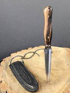 lot 69 image: Fixed Blade Knife