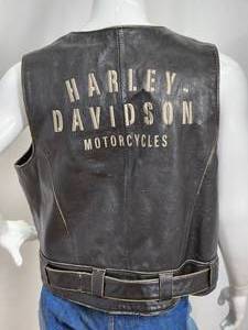 lot 286 image: Vintage Leather Harley Davidson Motorcycle Vest Mens Size XL