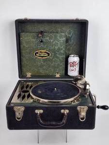lot 163 image: Vintage Hand Cranked Ceciliani Melophonic Player