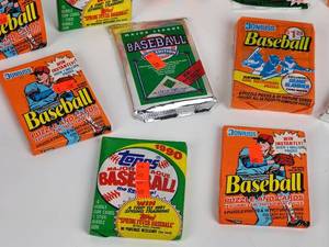 lot 272 image: Old New Stock (22) Assorted Years & Brands Baseball Card Packs