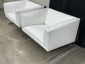 lot 368 image: Pair of Vintage Chrome Base and Leather Contemporary Style Chairs