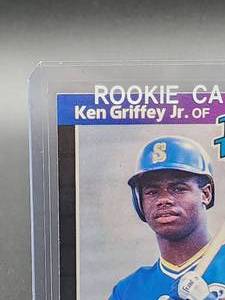 lot 340 image: 1989 Donruss Baseball Ken Griffey Jr. Rookie Card #33