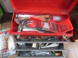 Metal Red Craftsman 3-drawer, lift-top tool box