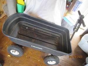 Gorilla Carts Lawn and Garden cart