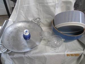 Glazed stoneware bowls, plus