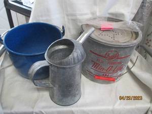 Vintage Metal Min-O-Lite covered pail