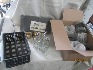 Metal kitchen condiment basket, plus
