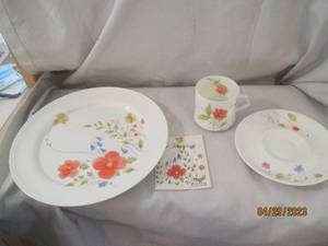Just Flowers Mikassa Bone China