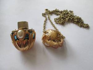 Avon perfume vial pendant necklace
