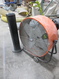 lot 202 image: DRUM FAN AND TOWER HEATER