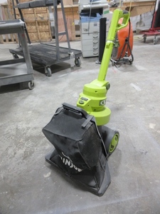 lot 203 image: SUNJOE 3 IN 1 BLOWERVACMULCHER