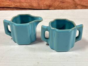 lot 12 image: Rosemeade Pottery Sugar & Creamer