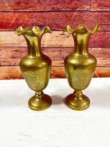 lot 37 image: Antique Brass Vases 9 Inch Tall