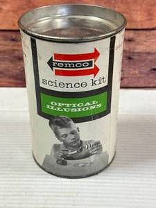 lot 59 image: 1961 Remco Science Kit