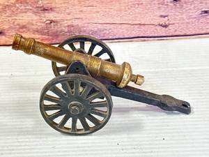 lot 70 image: Cast Iron Cannon 7 Inches Long