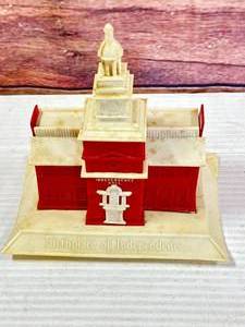 lot 80 image: 1950s Independence Hall Bank