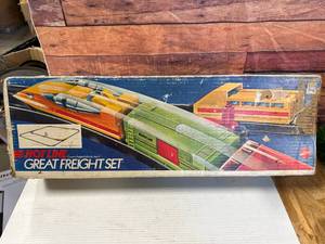 lot 86 image: 1970 Hot Line Great Freight Set