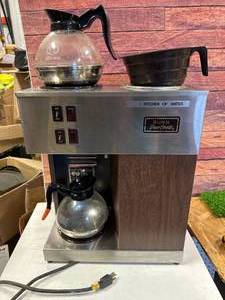 lot 96 image: Bunn Pour-omatic Coffee Maker