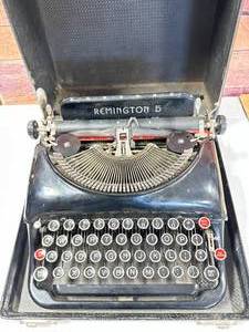 lot 111 image: Vintage 1930s Remington No. 5 Typewriter with Case