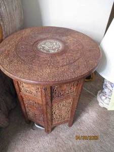 lot 115 image: Very intricately carved detailed wo...