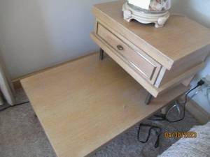 lot 117 image: Vintage Light toned wood end table ...