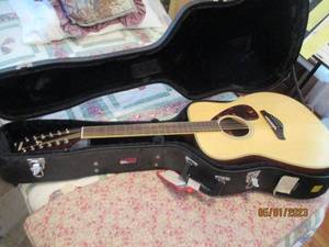 lot 28 image: Vintage 12-string Yamaha acoustic guitar