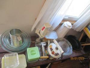 lot 166 image: Vintage kitchen pyrex glass mixing ...