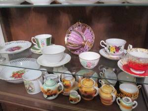 lot 176 image: Lower (2) shelves of hand painted C...
