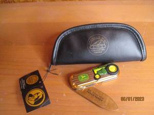lot 205 image: Franklin Mint Collectible Pocket kn...