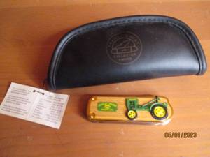 lot 211 image: Franklin Mint Collectible Pocket kn...
