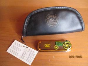 lot 212 image: Franklin Mint Collectible Pocket kn...