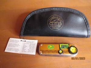 lot 213 image: Franklin Mint Collectible Pocket kn...