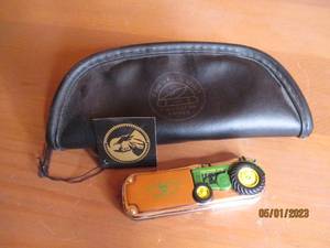 lot 215 image: Franklin Mint Collectible Pocket kn...