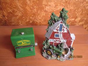 lot 216 image: John Deere grain hopper shaped Toot...
